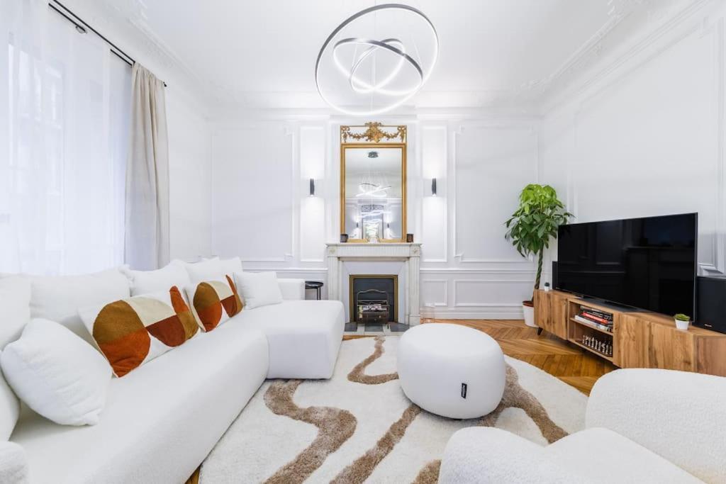 Haussmannian Apartment, Near Champs-Elysees Paris Luaran gambar