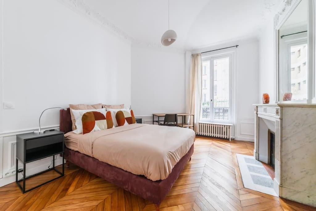 Haussmannian Apartment, Near Champs-Elysees Paris Luaran gambar