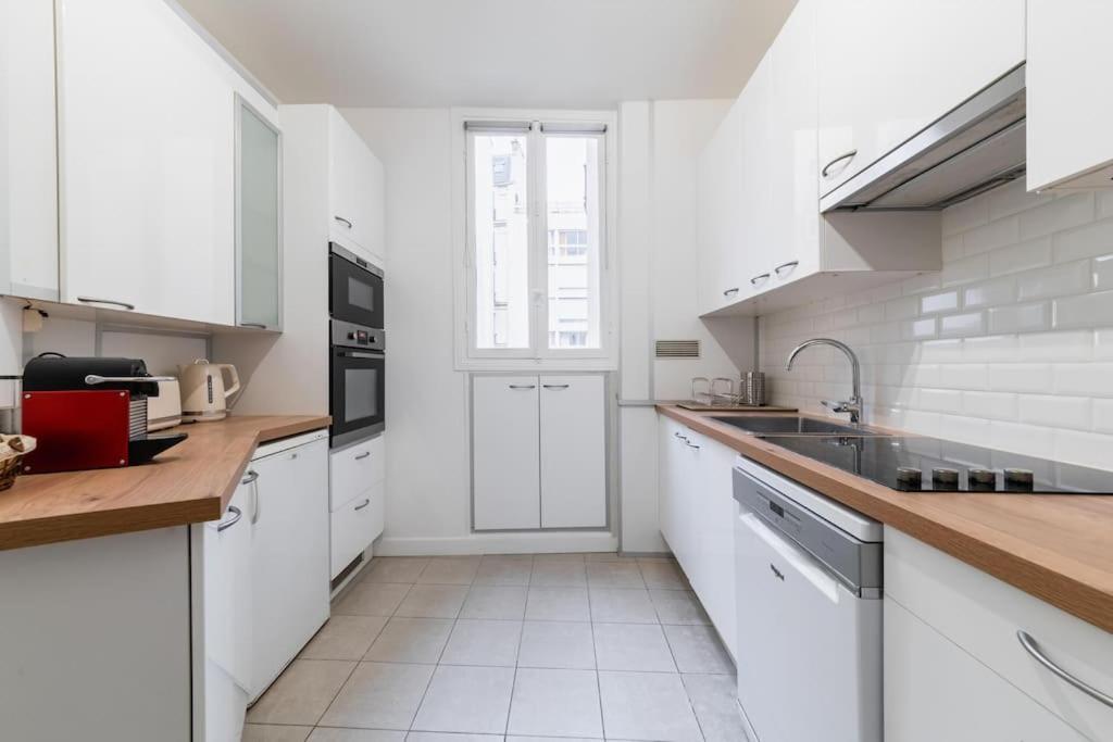 Haussmannian Apartment, Near Champs-Elysees Paris Luaran gambar